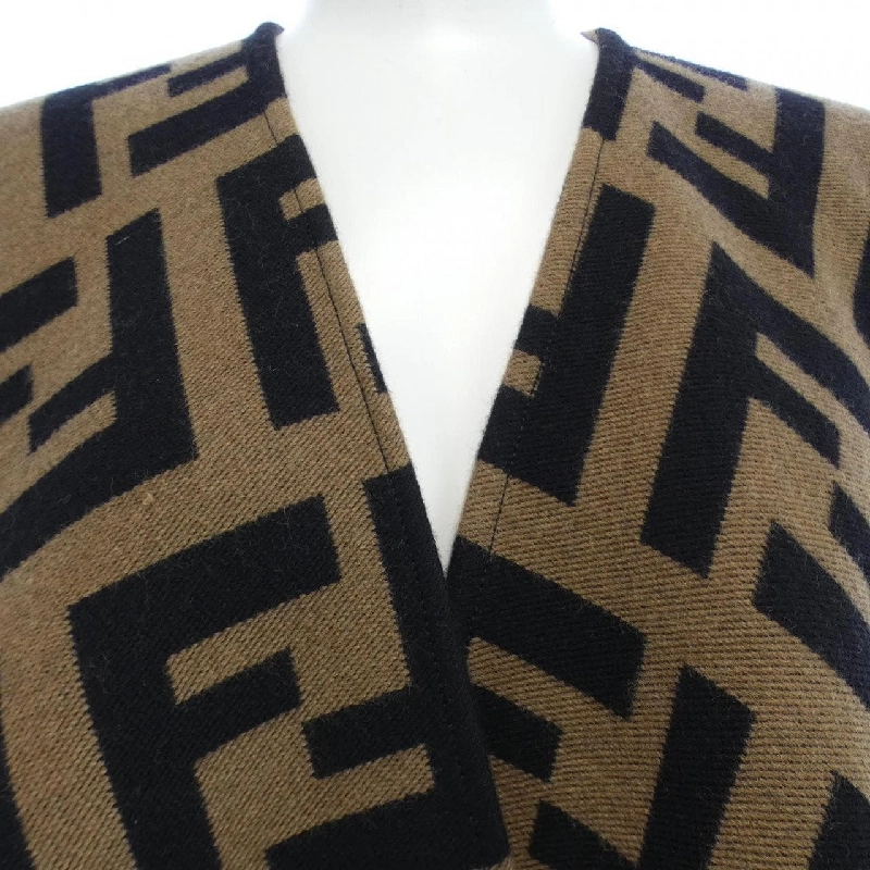 【Mã giảm giá】FENDI Cape 640942