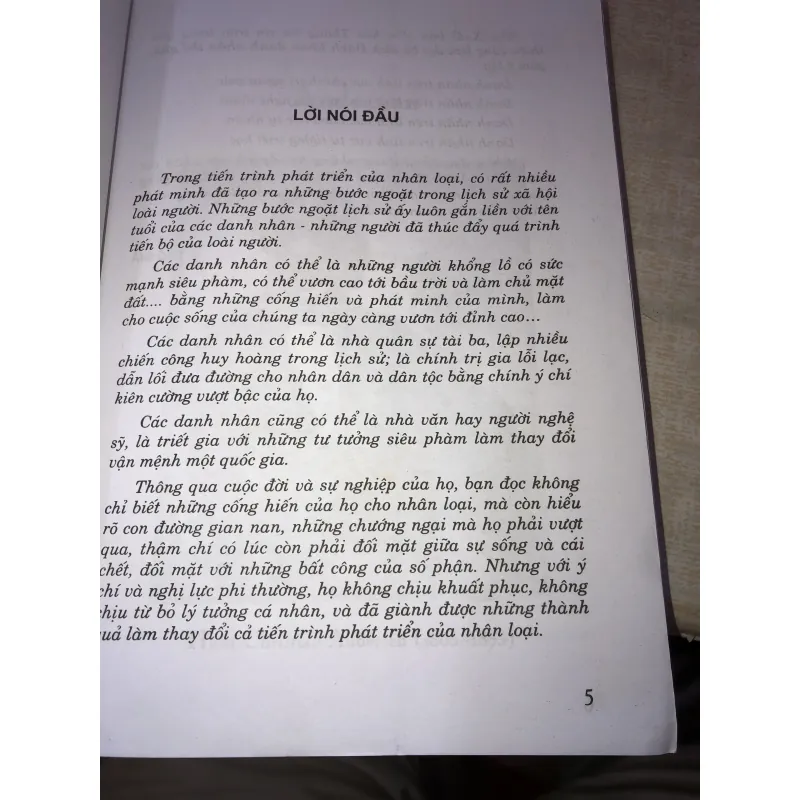 Danh nhân trong lĩnh vực văn học nghệ thuật 993696