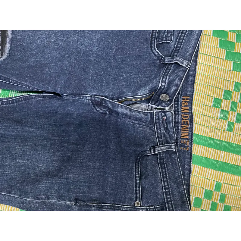Quần jeans Nu H& M Denim xanh đậm rách cá tính size 32 791254