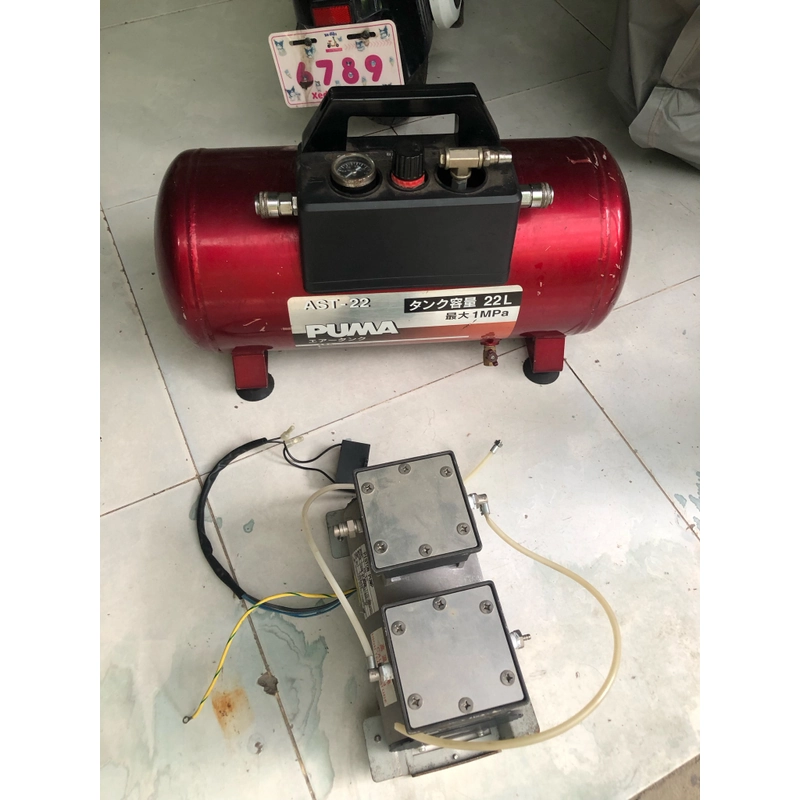 Bình khí nén PUMA AST-22 dung tích 22L, màu đỏ. Kèm đầu bơm hút 517345
