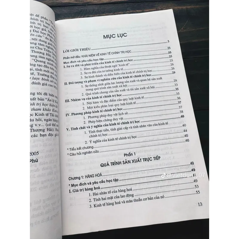 Sách kinh tế chính trị học hiện đại 758888