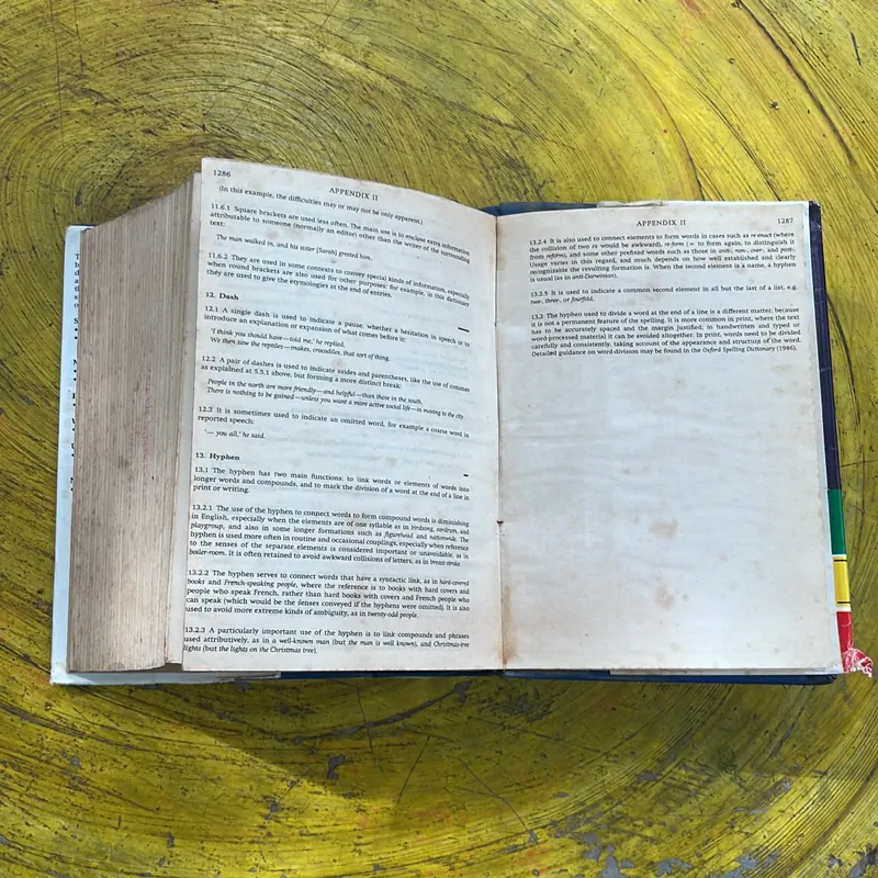 THE OXFORD MODERN ENGLISH DICTIONARY  701173