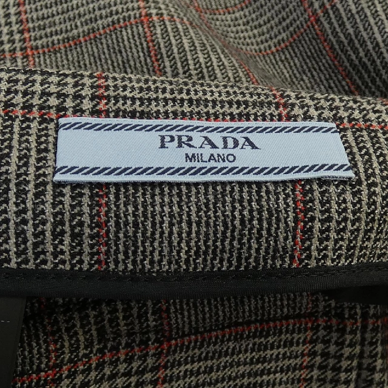 Chân váy logo tam giác PRADA P189VE S231 LJH - Hàng hiệu Authentic 819439
