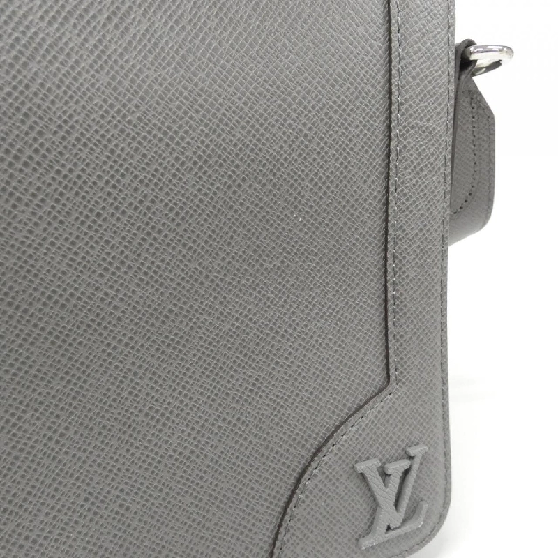 Túi đeo chéo Louis Vuitton Taiga New Flap Messenger M30808 - Hàng hiệu Chính hãng 768377
