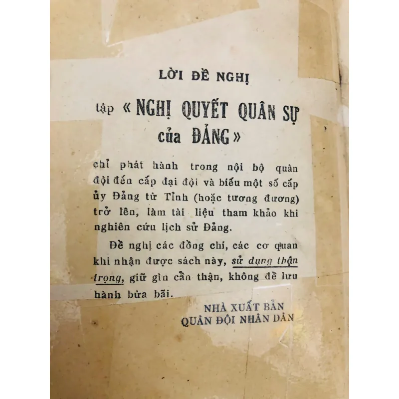 Sách "NGHỊ QUYẾT QUÂN SỰ CỦA ĐẢNG 1930-1960" 597584