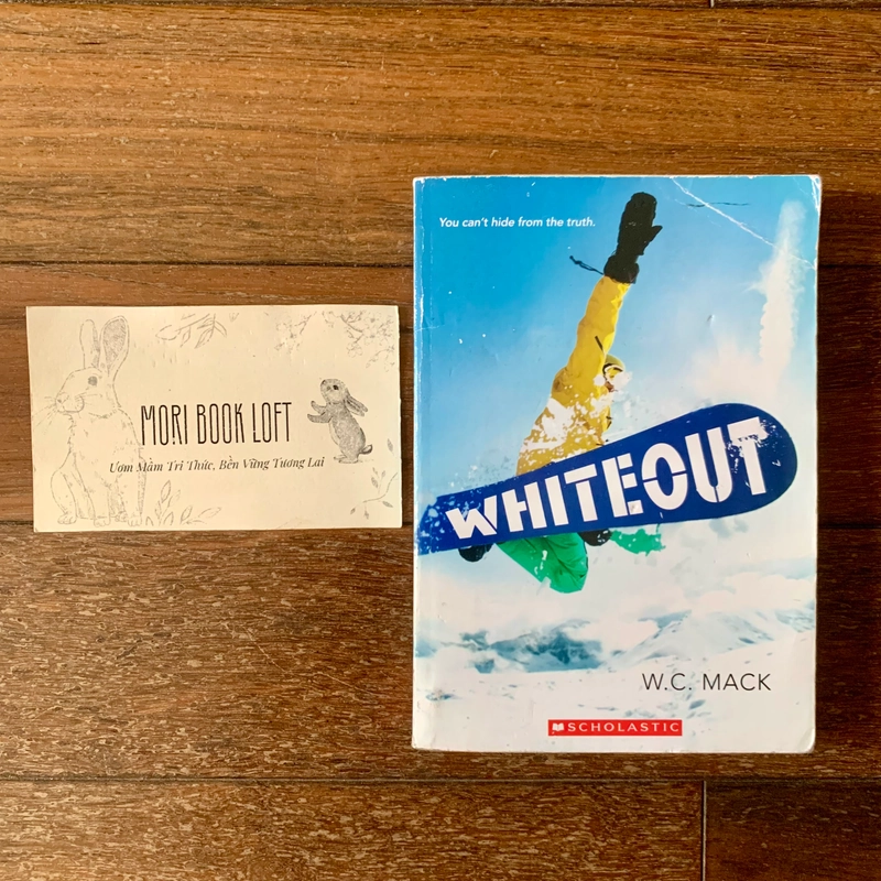 Sách ngoại văn Whiteout, Used, trình độ B1+ 532101