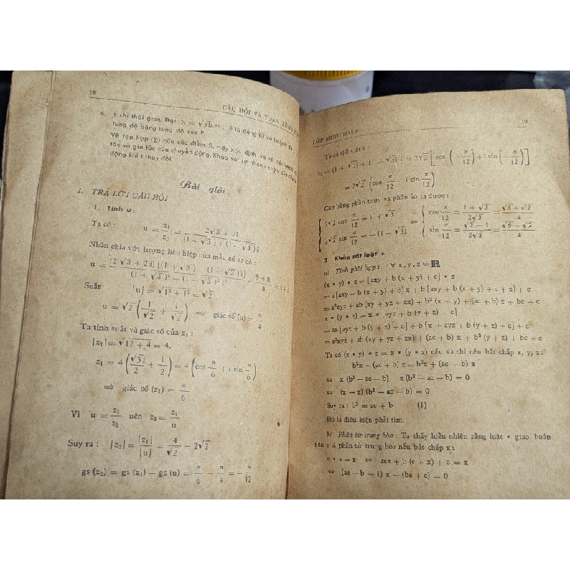 50 đề tổng hợp câu hỏi và toán 12b - Đặng Văn Định & Đinh Đức Mậu 539239