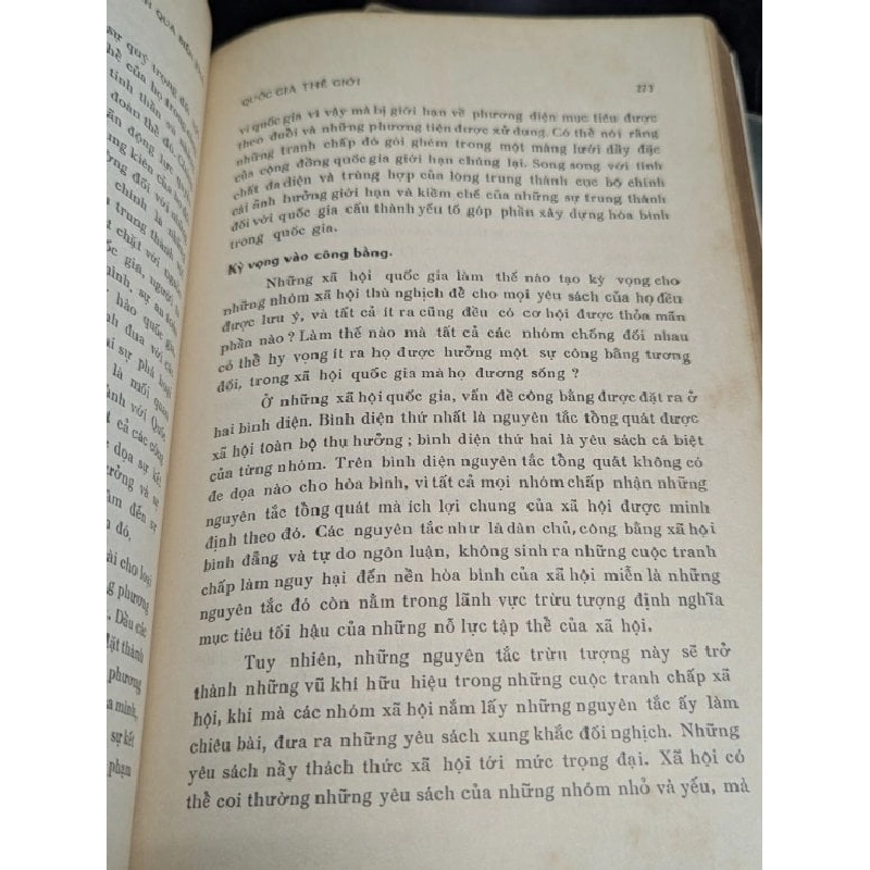 Chính trị và bang giao quốc tế - Hans J.Morgenthau ( một nhóm người dịch ) 750918