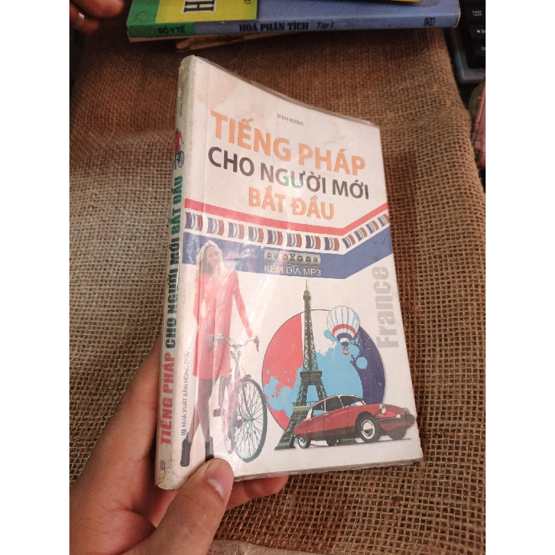 TIẾNG PHÁP CHO NGƯỜI MỚI BẮT ĐẦU 2016 mới 80%(Sách học tiếng Pháp) HLSC2404 1028526