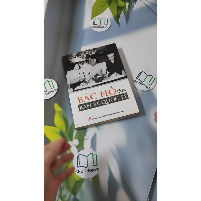 Bác Hồ Với Bạn Bè Quốc Tế - Trần Quân Ngọc 928603
