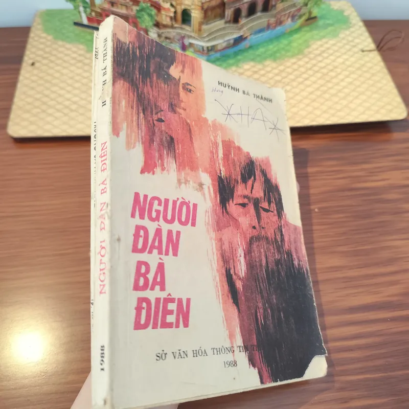 Người đàn bà điên 561553