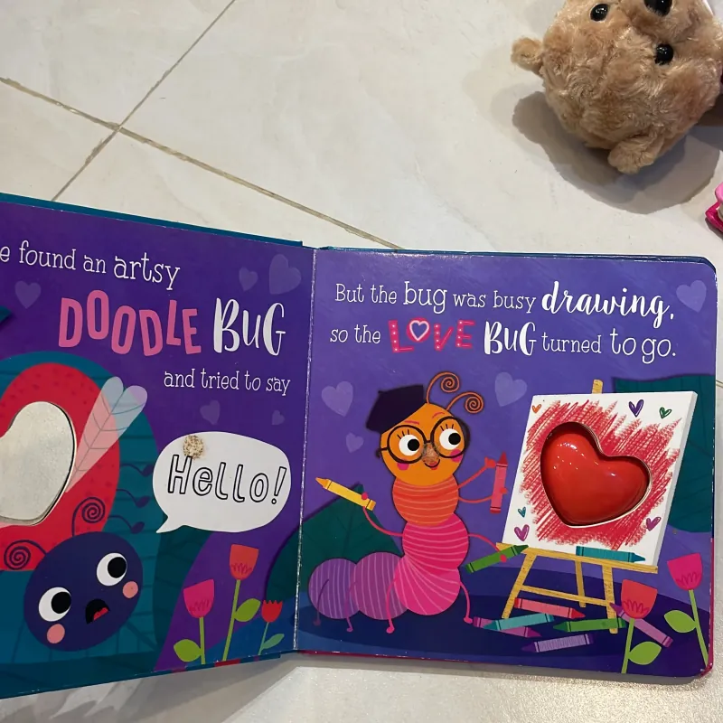 NGOẠI VĂN tiếng anh trẻ em: Love Bug - press to make me glow 1027560