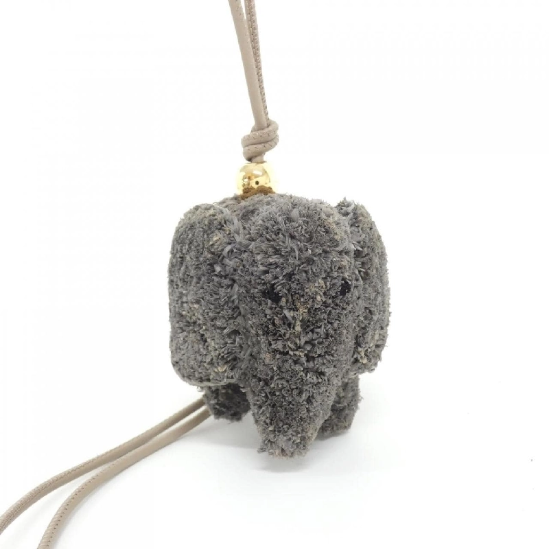 【Sản phẩm mới】Charm voi Loewe C621RACX02 623918