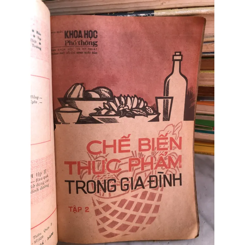 Phụ bản đóng tập xuất bản năm 1982 1001700