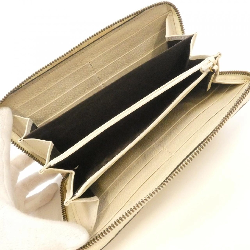 Ví Gucci 496317 0GCAT 620608