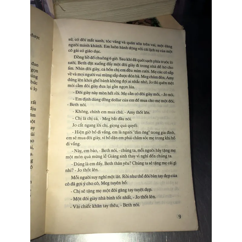 Bốn cô con gái nhà bác sĩ March - Louisa May Alcott 976579