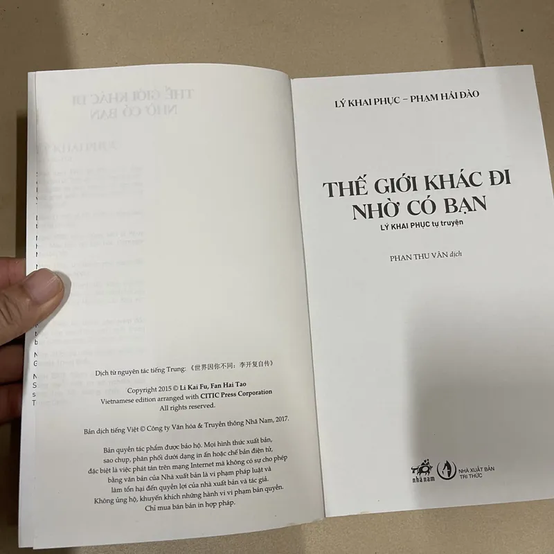 Thế giới khác đi nhờ có bạn - Lý Khai Phục  (c43) 720227