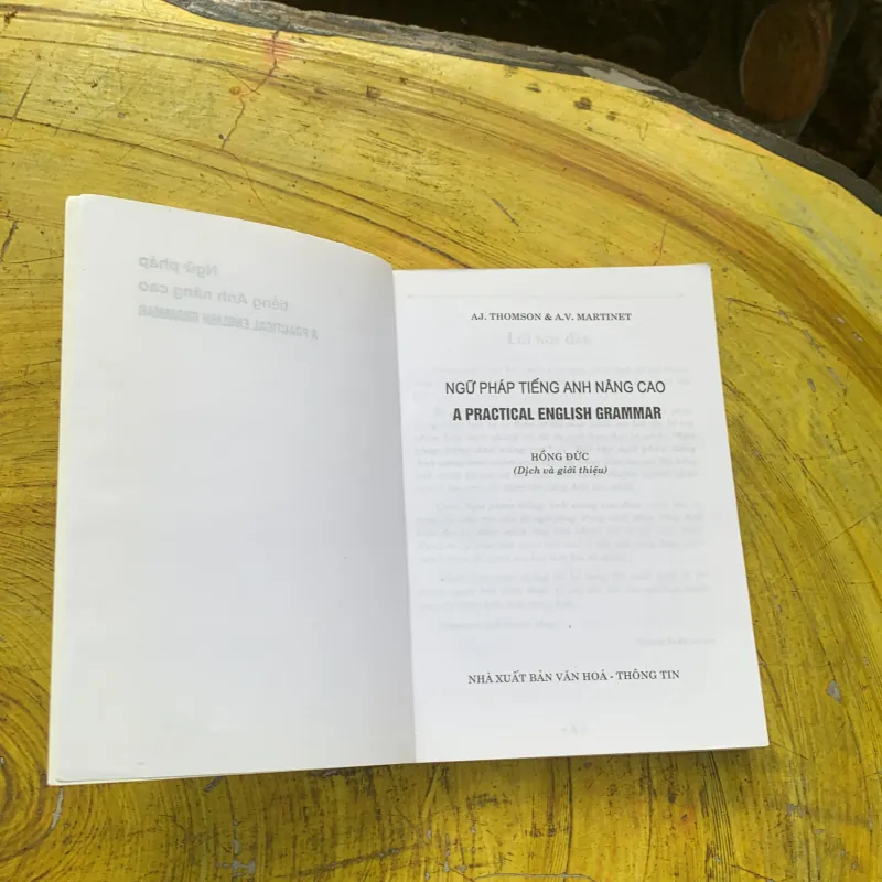 COMBO TỰ HỌC 20 CHỦ ĐỀ TỪ VỰNG TIẾNG ANH (bảng từ) & A PRACTICAL ENGLISH GRAMMAR  779019
