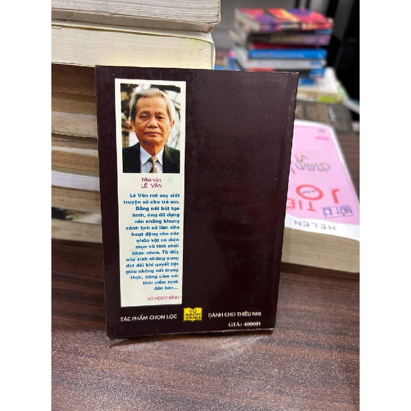 Bóng Người Áo Xanh - Lê Vân 932879