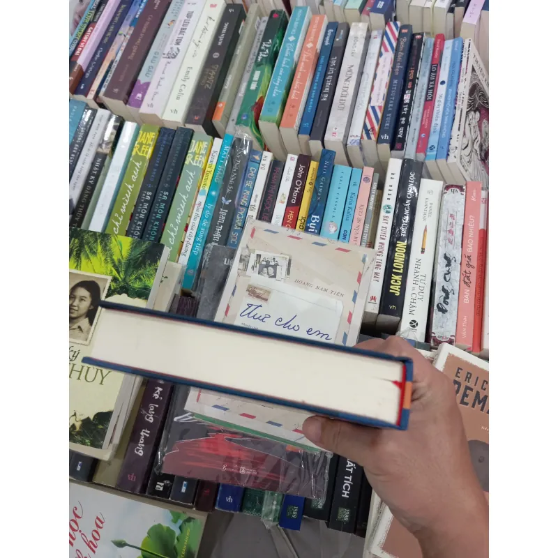 Tất cả các dòng sông đều chảy (Bìa cứng) 976179