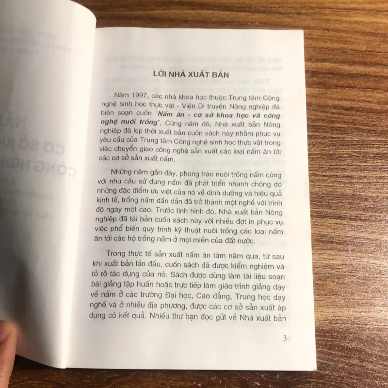 Nấm ăn- cơ sở khoa học và công nghệ nuôi trồng 989815