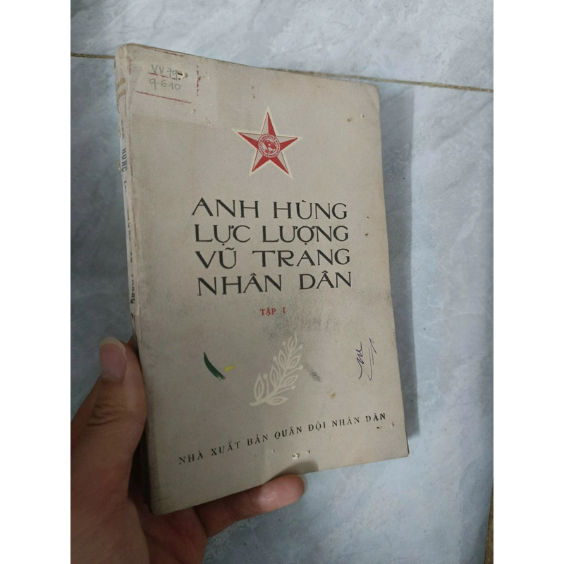 Anh hùng lực lượng vũ trang nhân dân (tập I) 525992