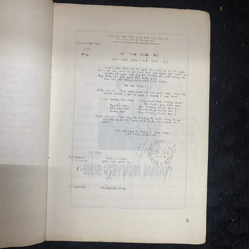 Tướng Nguyễn Sơn- có dấu, chữ ký của nxb 1031631