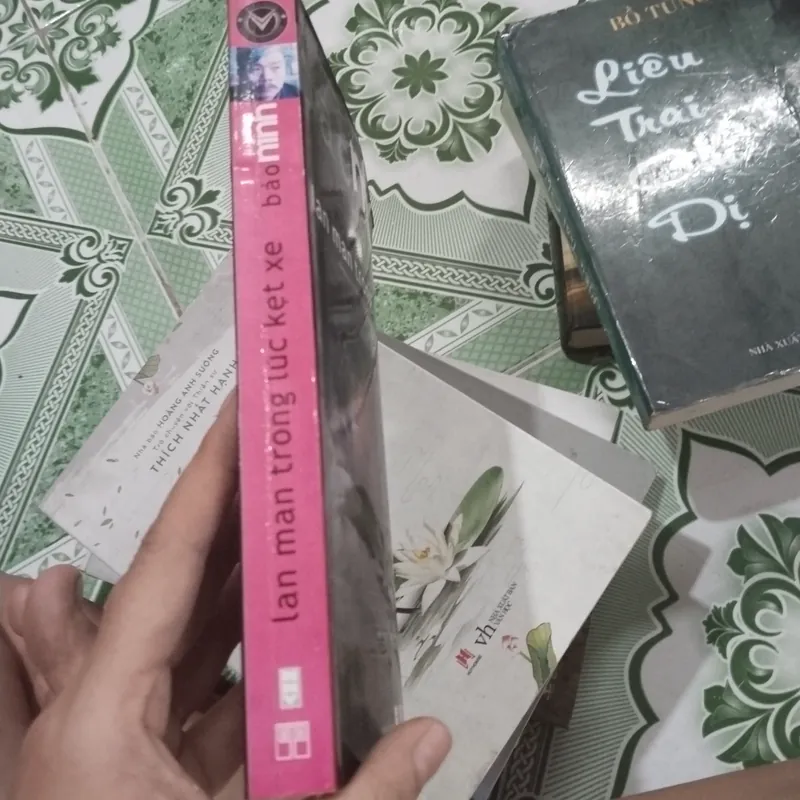 Lan man trong lúc kẹt xe  561512