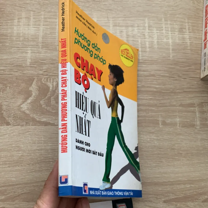 HƯỚNG DẪN PHƯƠNG PHÁP CHẠY BỘ HIỆU QUẢ NHẤT - 254 trang  1021389