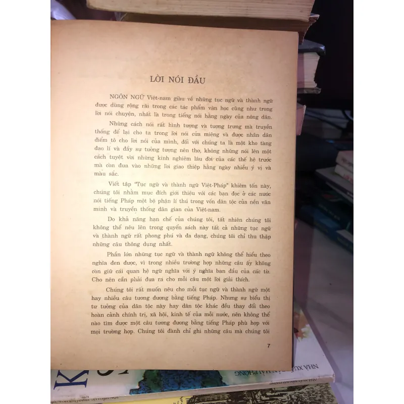 Từ điển thành ngữ - Tục ngữ Việt - Pháp - GS. Nguyễn Lân 1029305