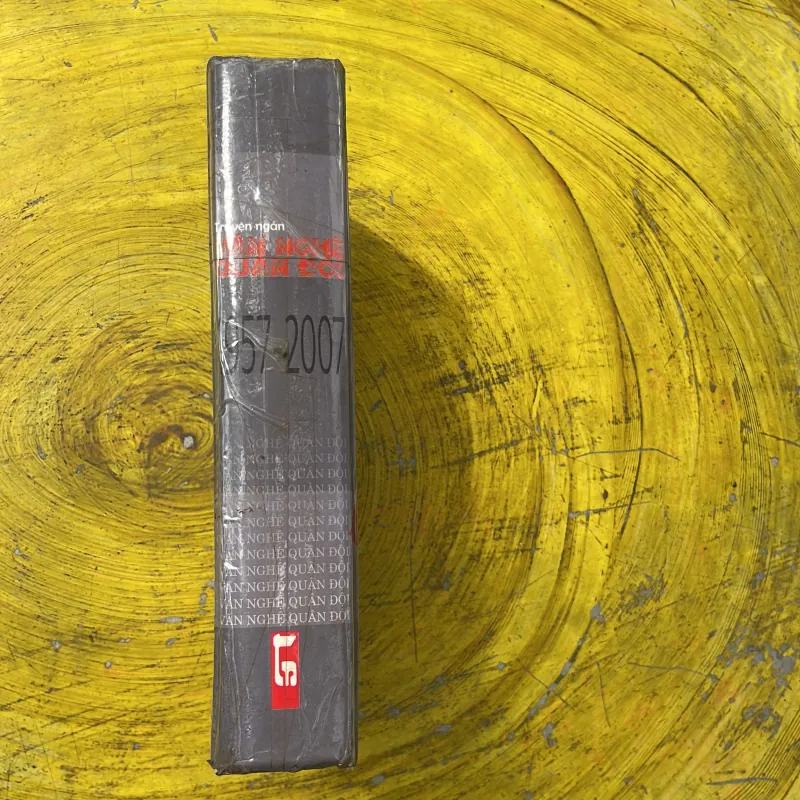 TRUYỆN NGẮN VĂN NGHỆ QUÂN ĐỘI 1957-2007 bìa cứng 792942