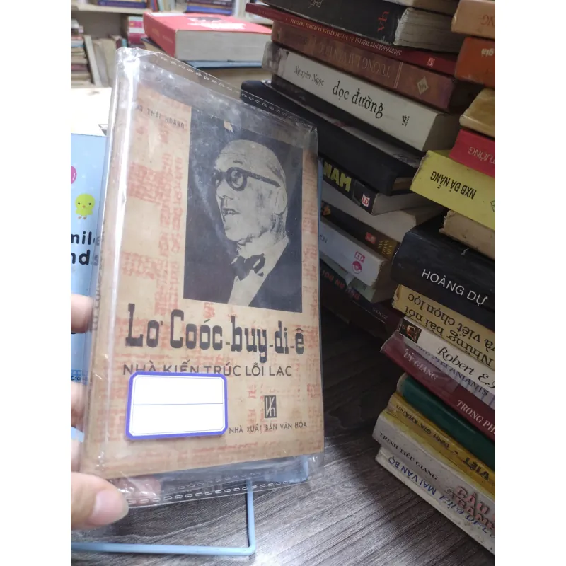 Sách: Lơ Cooc-Buy-đi-ê - Nhà kiến trúc lỗi lạc - Tác giả: Đặng Thái Hoàng (A3) 599534