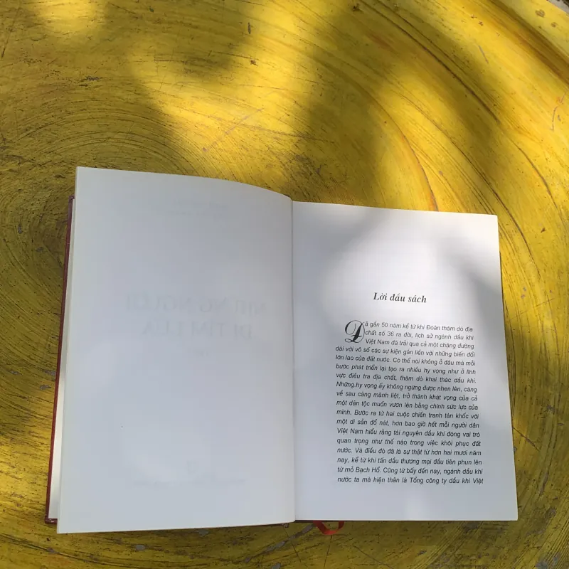 NHỮNG NGƯỜI ĐI TÌM LỬA- TẠ DUY ANH CHỦ BIÊN  780592