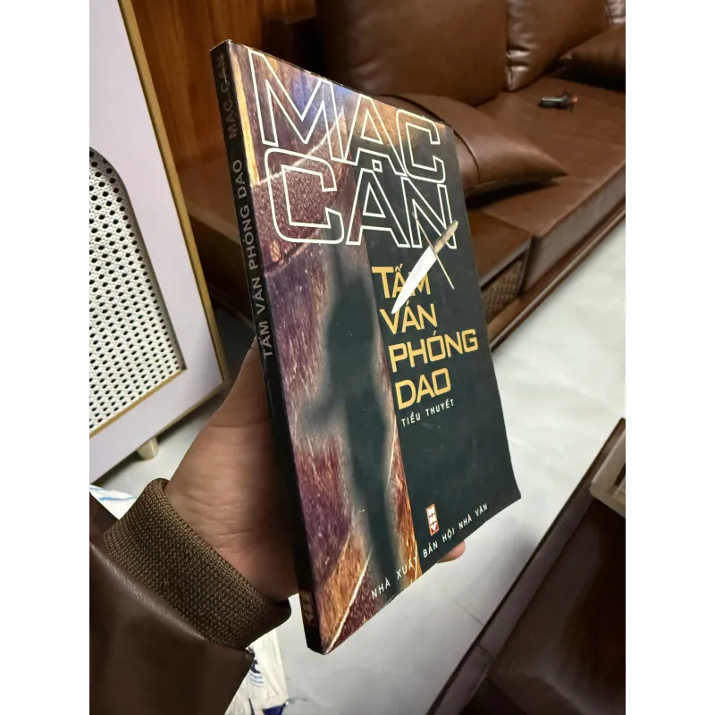 Sách “Tấm Ván Phóng Dao” (Mạc Can) 975552