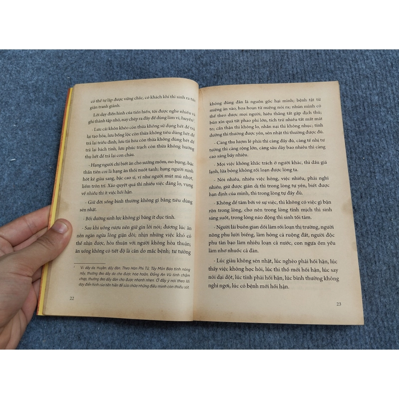 KIẾN VĂN TIỂU LỤC - LÊ QUÝ ĐÔN 469891