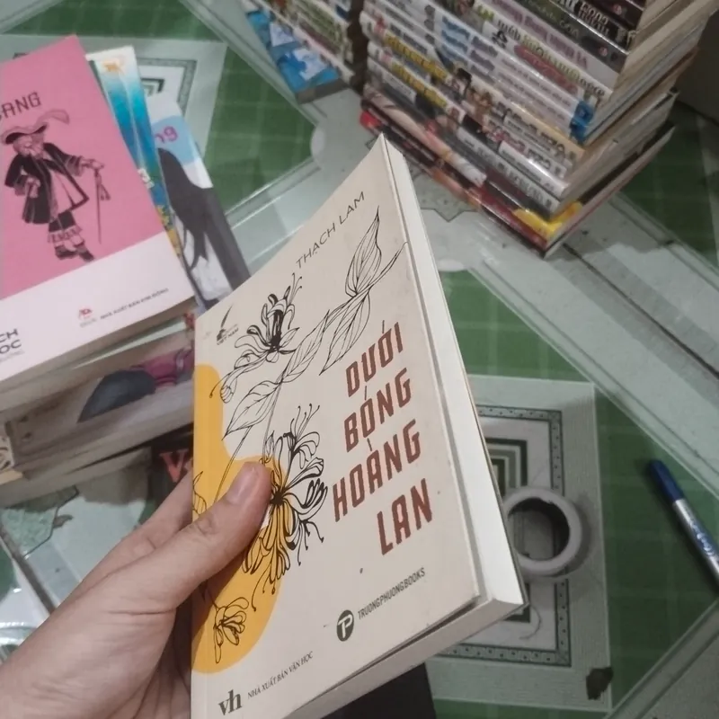 Dưới bóng hoàng lan Thạch Lam  562760