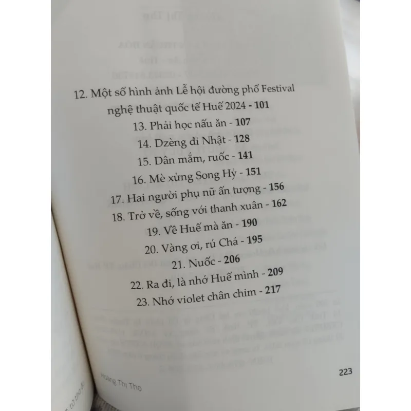 Tác phẩm "Huế, xin đi từ thơ ấu" của nhà báo Hoàng Thị Thọ 997417