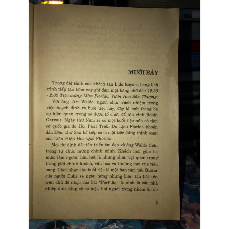 Ai là hoa hậu - Mort Weisinger 958688