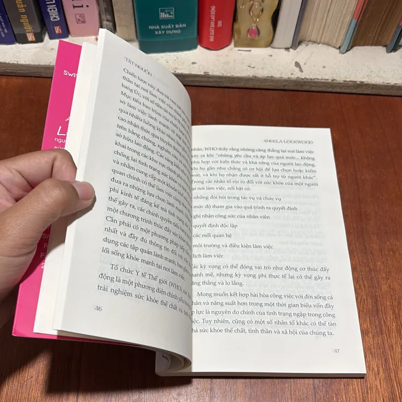 II Sách Kỹ Năng: Tắt Nguồn _ Bình Tĩnh Sống Dù Đời Náo Động - Angela Lockwood - 2021 791032