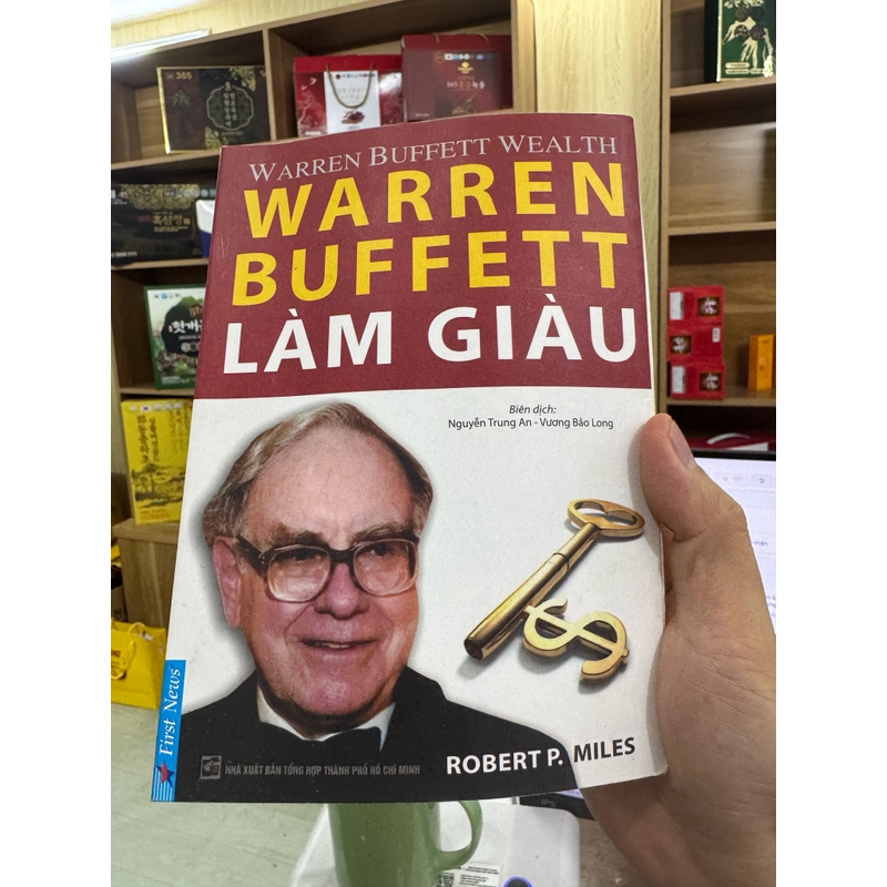 Sách kỷ lục về Warren Buffett làm giàu 450689