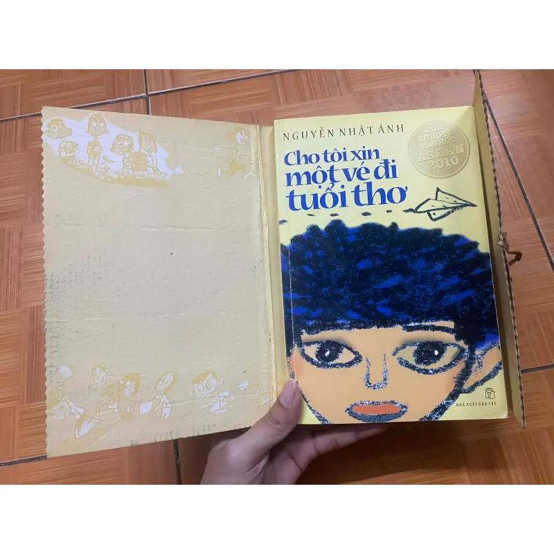 Cho tôi một vé về tuổi thơ (bản đặc biệt bìa cứng) 702710