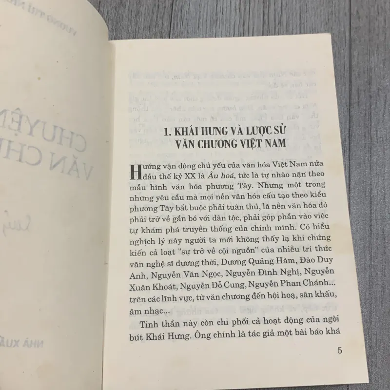 Chuyện cũ văn chương - vương trí nhàn. Có chữ ký tặng. 10b1 1026369