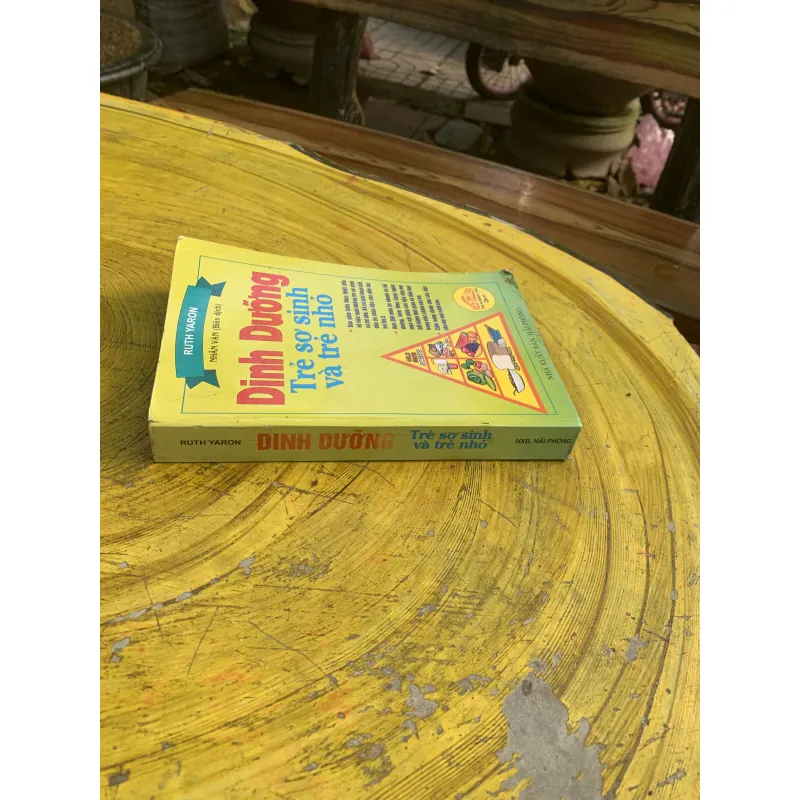 COMBO : NHÀ CÓ EM BÉ & DINH DƯỠNG TRẺ SƠ SINH VÀ TRẺ NHỎ TẶNG KÈM HAI CUỐN NUÔI CON 746490