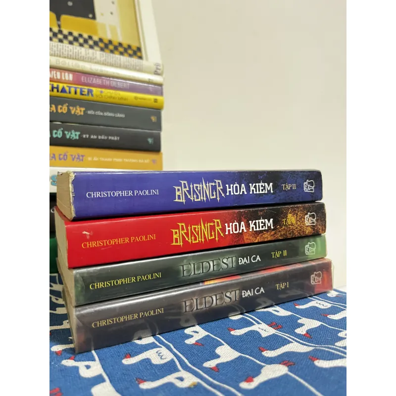 Eldest đại ca & Brisingr Hoả Kiếm 762164