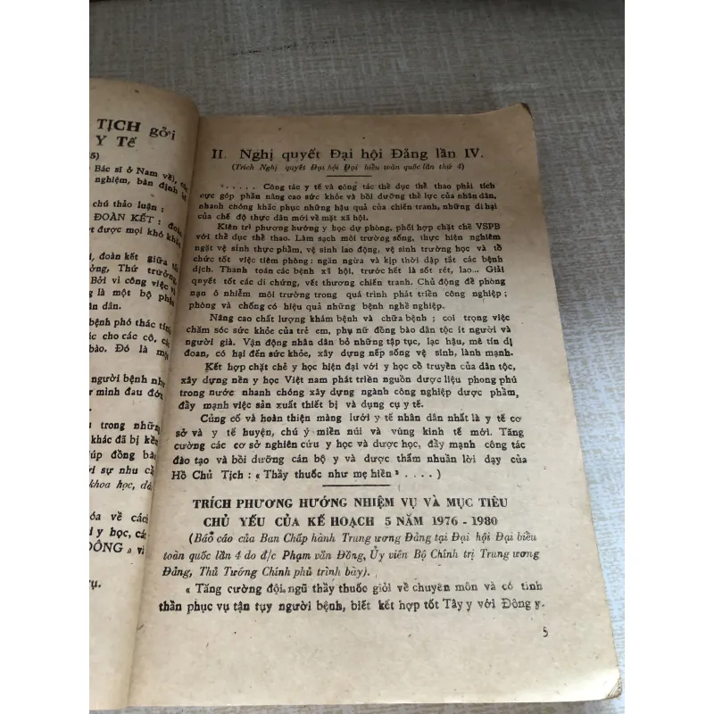 Tập văn kiện về công tác y học dân tộc 961695