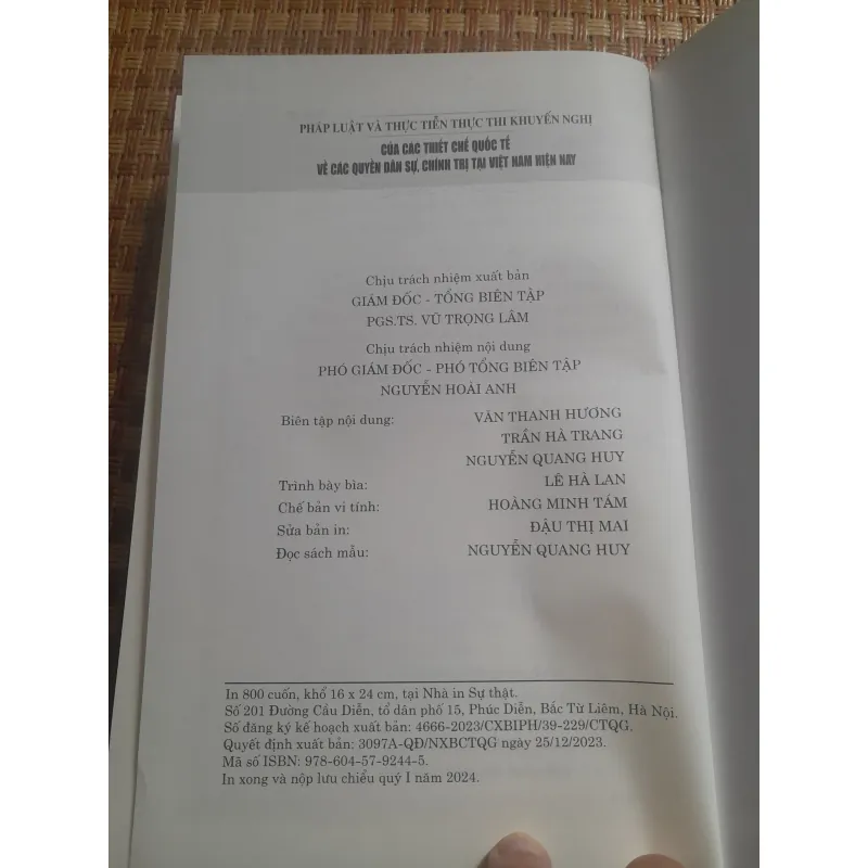 VỀ CÁC QUYỀN DÂN SỰ CHÍNH TRỊ... 932683