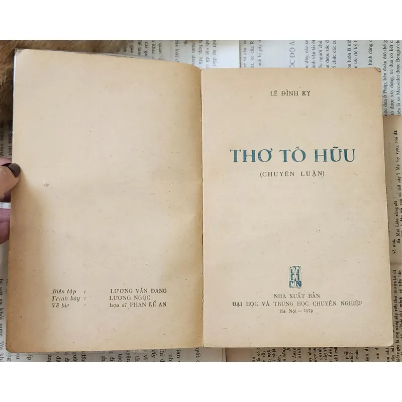 Chuyên luận Thơ Tố Hữu - Lê Đình Kỵ (550 trang) 707214