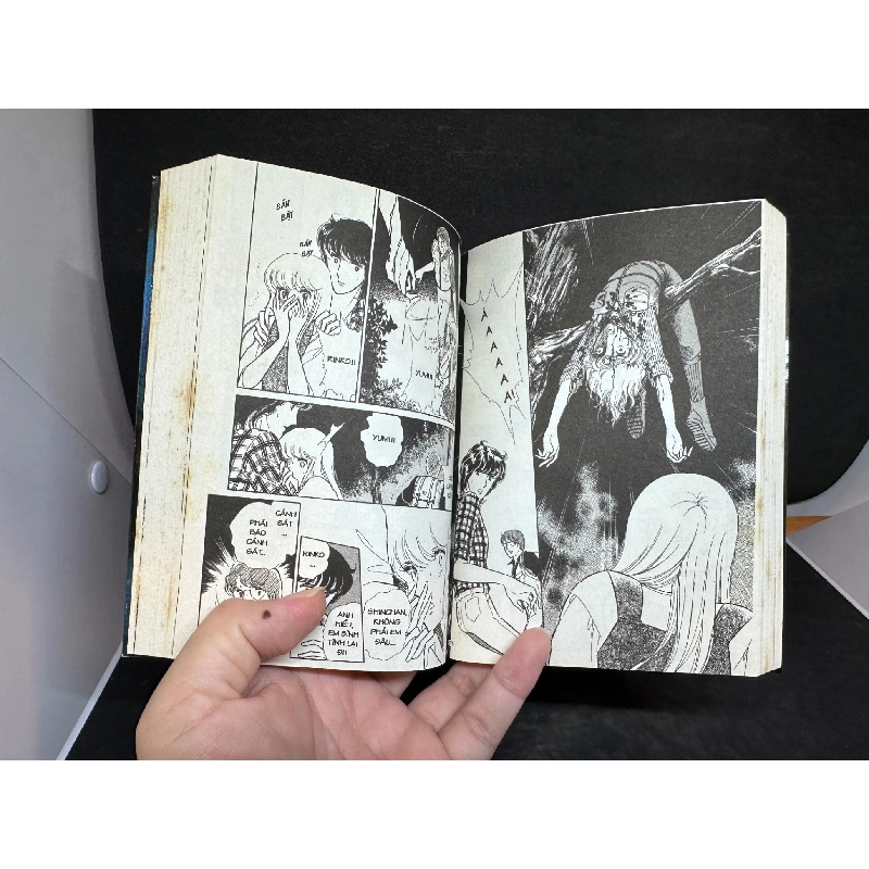 Purple Eyes In The Dark, Mắt Tím Trong Đêm, Tập 2, Mới 80% (Ố Nhẹ), 2013 SBM0609 916678