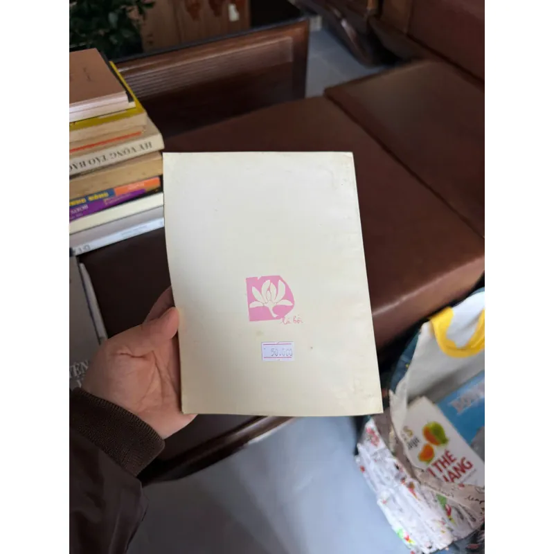 Bụi – Nhất Hạnh (NXB Lá Bối)- K5 1044816