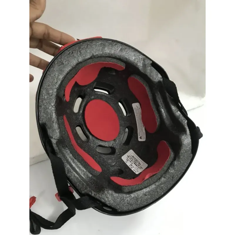 nón bảo hiểm có hình con nhiện 933490